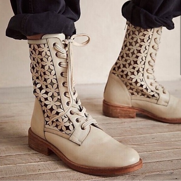 Free people feminine floral cut out boots. Perfect for spring! New size 38 - Picture 2 of 3